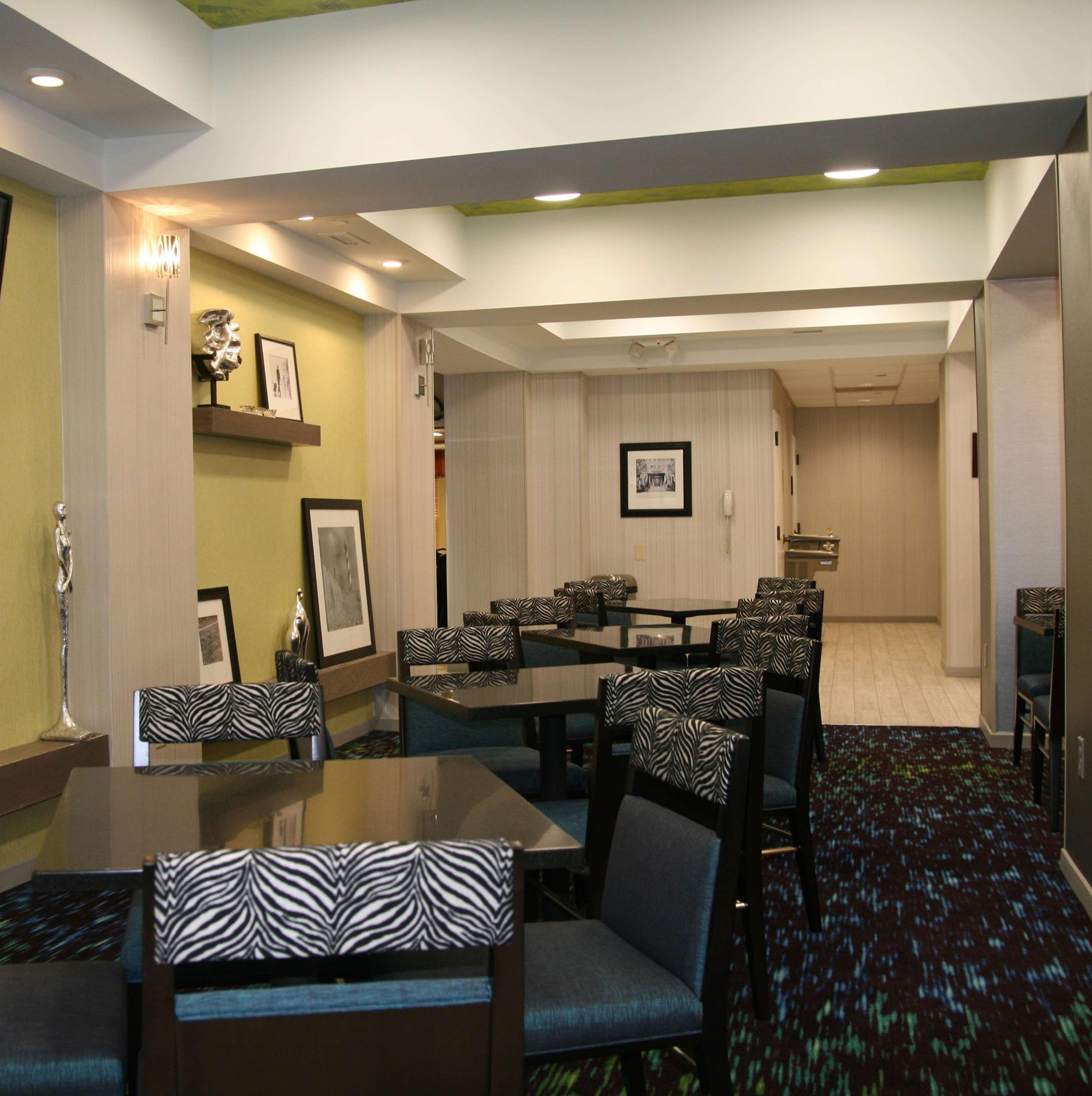 Hampton Inn & Suites Nashville-Airport Exteriör bild