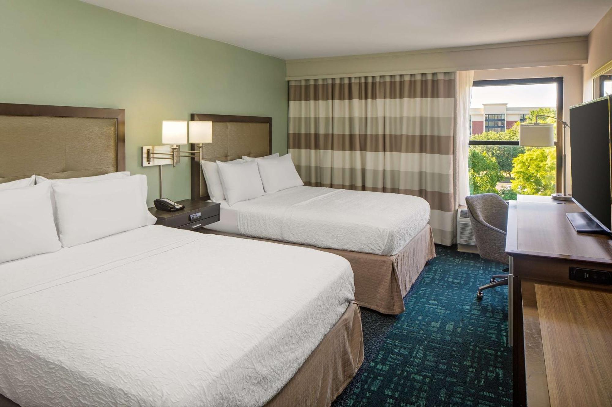 Hampton Inn & Suites Nashville-Airport Exteriör bild