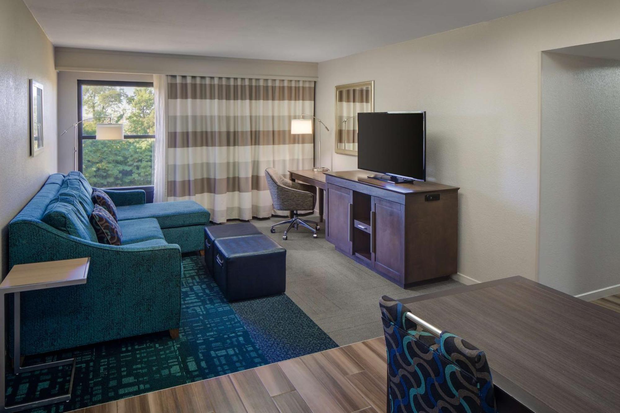 Hampton Inn & Suites Nashville-Airport Exteriör bild