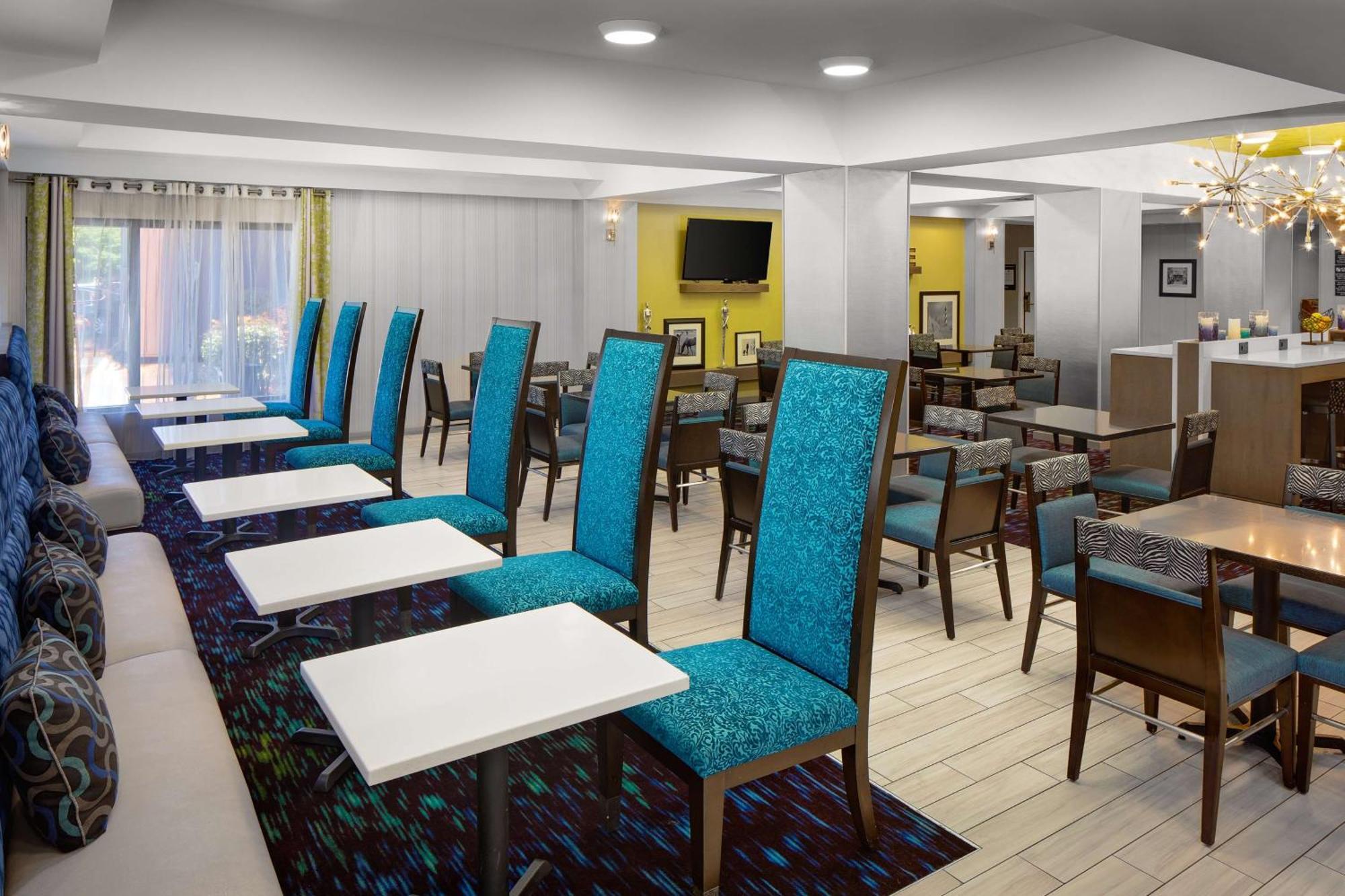 Hampton Inn & Suites Nashville-Airport Exteriör bild